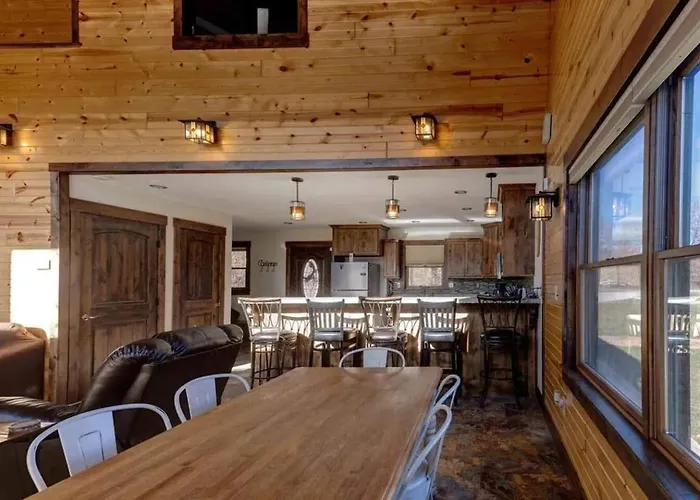 Casa rural Moose | Secluded W/ Private Pond